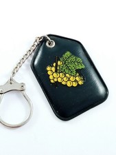 KEYRING - AU CARILLON Bar Restaurant DIJON - Grape Grape Cluster - Vintage 1960s -