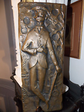 plaque de couleur bronze signée homme a la canne vintage 