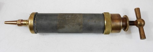 Ancienne pompe graisse - a,