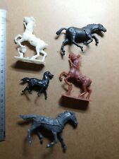 LOT  CHEVAUX FIGURINE