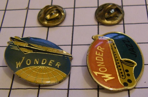Lot pins wonder - lot, concorde