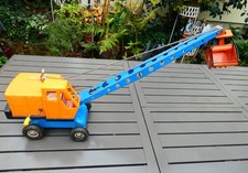 ancien camion grue engin de