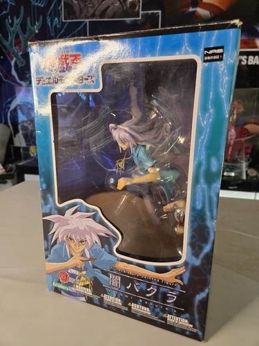 Dark bakura figurine - bakura,