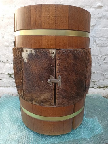 Ancien tonneau bar - /,