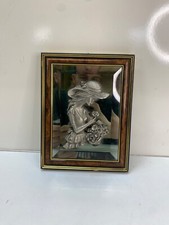 Cadre jeune fille en etain sur