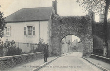 45 Beaugency Old City Gate 175 96