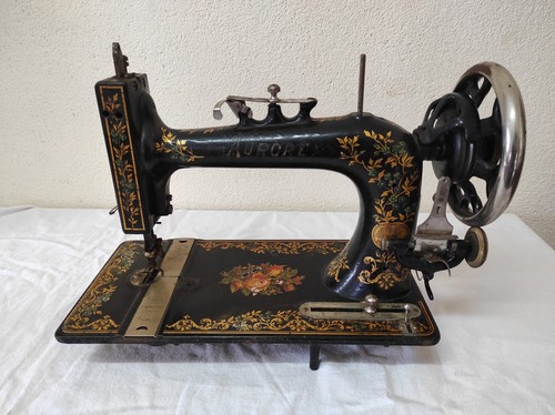 Ancienne machine coudre - ancienne, à