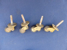 4 petites Roulettes nylon &