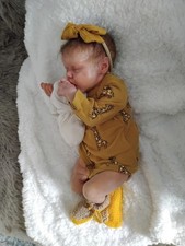 joli bébé reborn endormie Inès