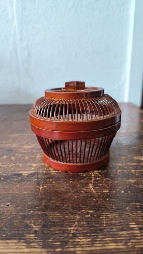 Jolie boîte grillons - jolie,