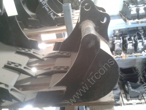 Godet 450mm axes 25mm - 25mm, pour
