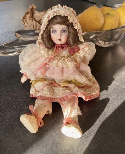 Poupée porcelaine célia - de,