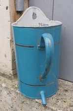 Pot médical à lavement ancien 2 litres fontaine murale en tôle émaillée