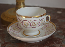 Tasse et soucoupe en porcelaine dure de Paris – XIXe siècle décor aux roses