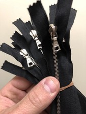 Lot de 200 Riri Swiss M4