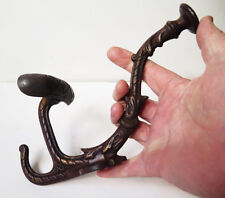 CROCHET MANTEAU EN FONTE