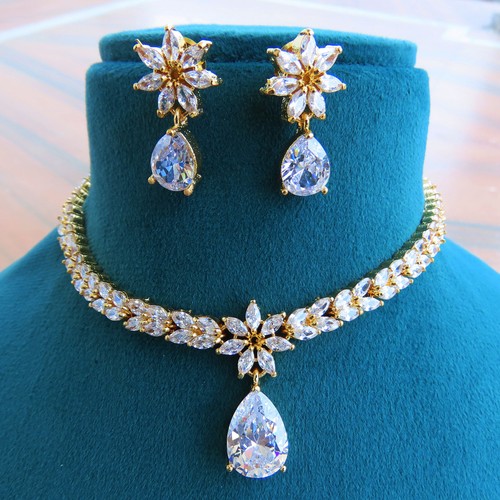 Parure collier pendentif - pendentif, et