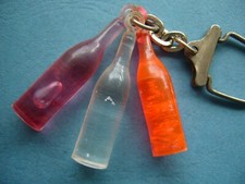 Keychain - Keychain - Lot of 3 Different Wine Bottles