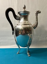 Cafatière pied tripode