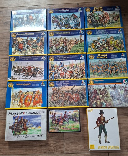 Figurines moyen age - ,