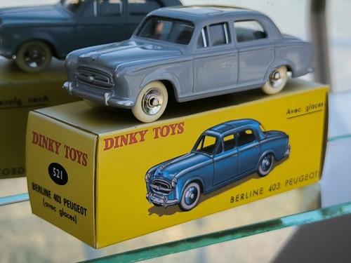 Dinky toys 521 berline peugeot - 521,