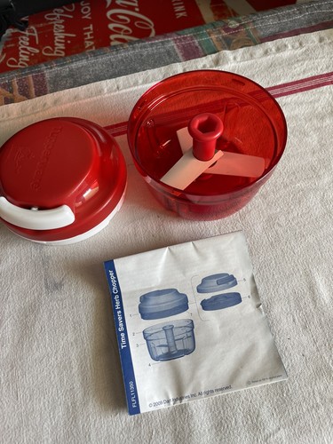 Petit hachoir tupperware neuf - hachoir,
