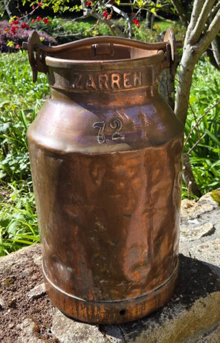 Bidon lait ferme en - à, de