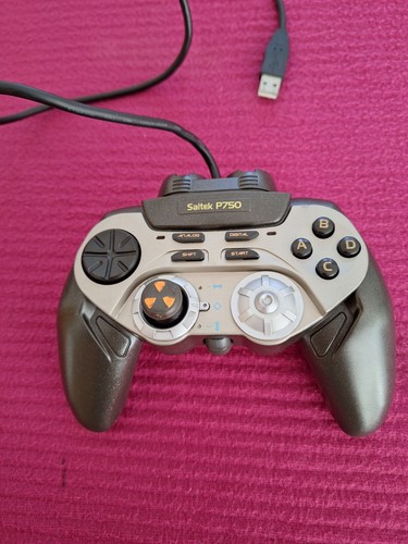 Manette saitek p750 - manette,