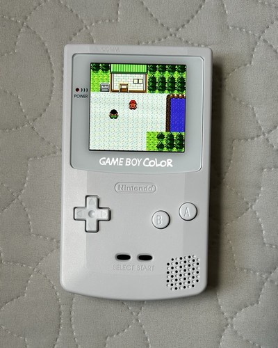White gameboy color - white,