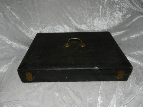 Ancien coffret ménagère - /,