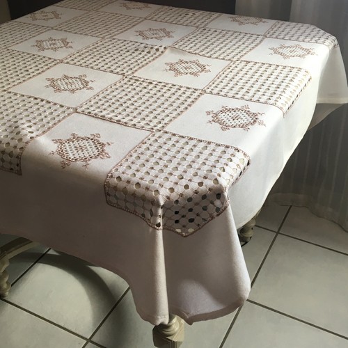 Rare jolie nappe carrée - rare,,