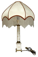 Lampe de table 1970 style Empire, pied cuir, abat jour perles, H: 63cm