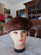 Chapeau ancien en loutre. 