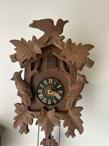 Ancienne pendule coucou avec