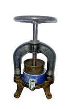 Ancien petit pressoir , décoration , collection 