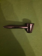 casse noix en métal noir