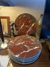 Lot de 8 assiettes de présentation Villeroy & Boch – Modèle “Marbre Rouge”