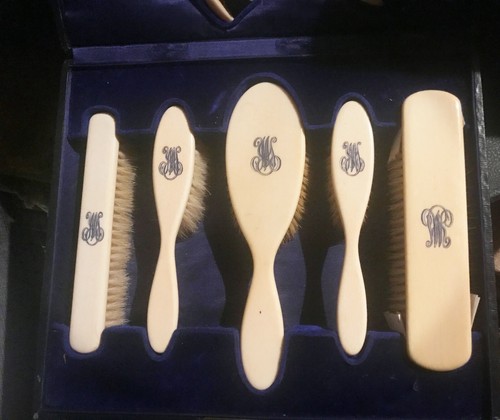 Coffret toilette pièces - de,