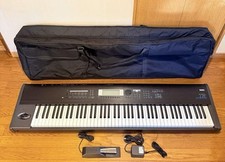 KORG TR88 Synthesizer