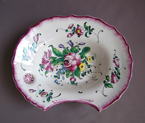Plat barbe signé - signé, décor