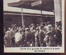 1964  --  SORTIE GROUPE DE COLONS DE LA GARE DE DINARD