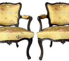 Paire de cabriolets Louis XV en soie pair of LXV armchairs from the 18th century