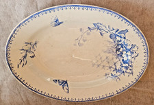 PLAT EN FAIENCE PETRUS REGOUT & Cie MAASTRICHT MODELE MALAGA BEL ETAT