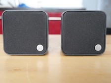 Paire d'enceintes satellites