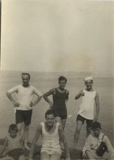 PHOTO ANCIENNE - VINTAGE SNAPSHOT - GROUPE HOMME BAIGNEUR BAIN MAILLOT - MAN