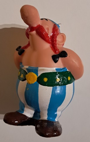 Uderzo figurine pouet obelix - figurine,