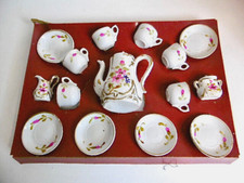 DINETTE ANCIENNE EN PORCELAINE