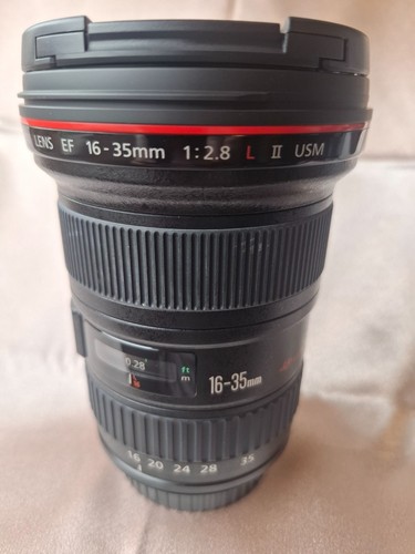 Objectif zoom grand angle