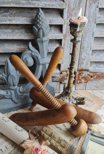 Anciens embauchoirs bois - en,