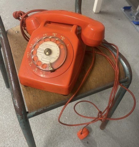 Lot téléphone orange bleu - orange, et